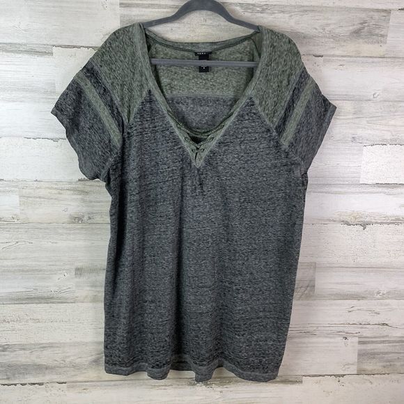 TORRID Lace-Up Football Sport Burnout Tee V-neck Contrast Gray & Green Top 3X - Picture 2 of 10